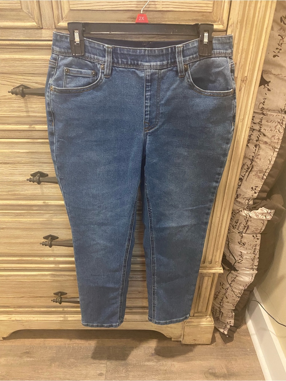 DG2 by Diane Gilman Medium Blue Cropped Ankle Jeans